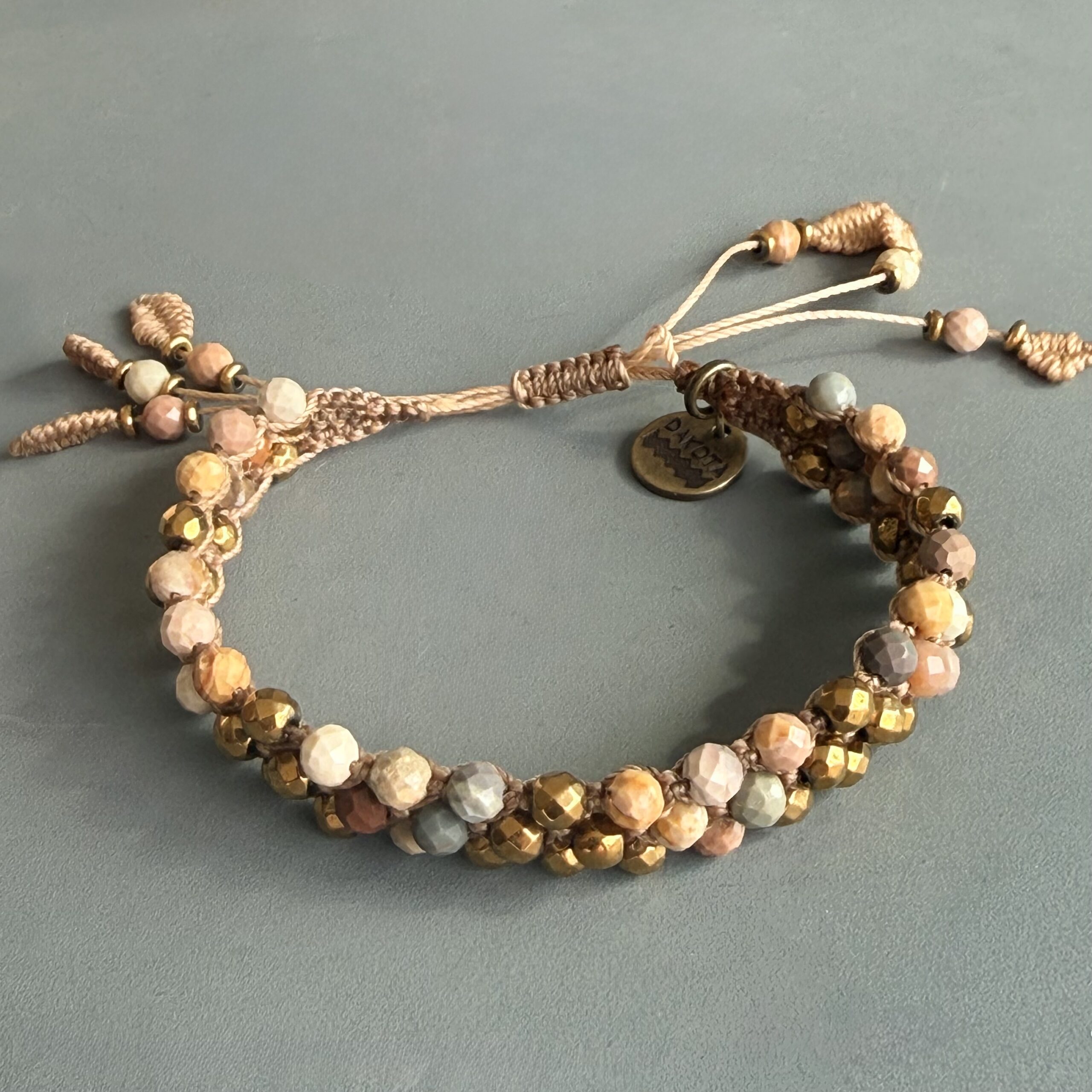 Bracelet macramé 3 rangs agate pastel