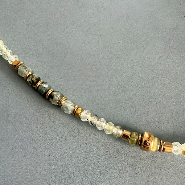 Sautoir NAPYUKA 92 cm en préhnite-3