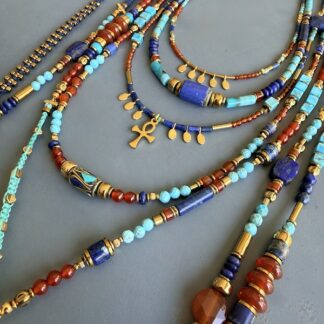 Cornaline, lapis lazuli et howlite turquoise