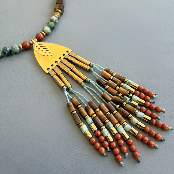 Sautoir NAPYUKA 90 cm en jaspe rouge, oeil de tigre et turquoise africaine-1