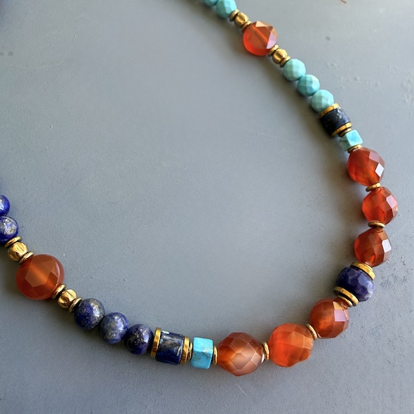Sautoir TANKA 109 cm en cornaline, lapis lazuli et turquoise de Hubei-5