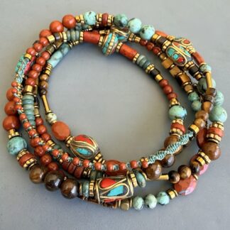 sautoir TANKA 109 cm en jaspe rouge, oeil de tigre et turquoise africaine