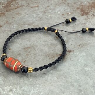 Bracelet macramé en spinelle et perle tibétaine-2
