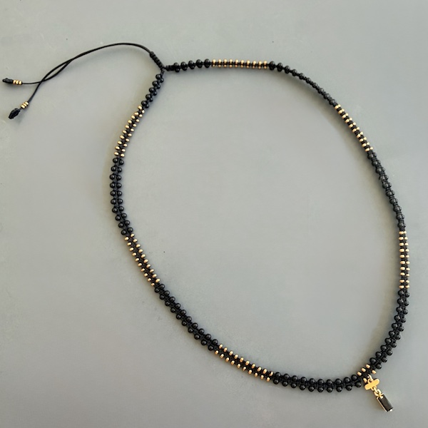 Collier macramé 41 :55 cm en spinelle